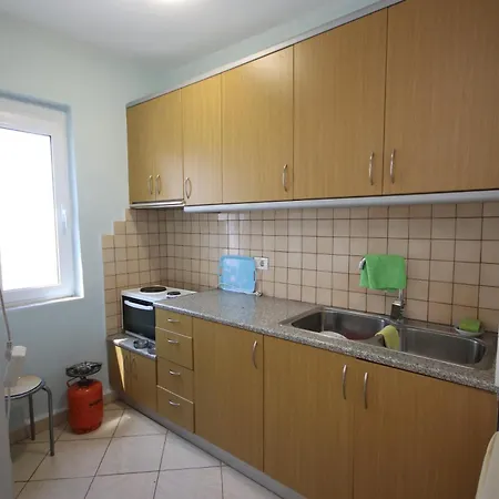 Apartment Harry Himare